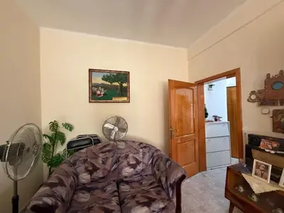 Apartament 2+1 me qera në Pallatet Agimi, Tiranë, 80 m². Foto 4 nga 5