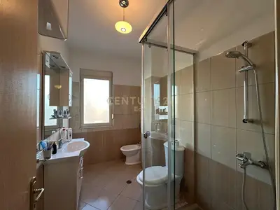 Appartamento 2+1 in affitto a Qendër, Durazzo, 107 m². Foto 2 di 12