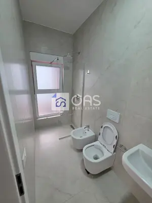 Apartament 2+1 me qera në Ali Dem, Tiranë, 80 m². Foto 3 nga 6