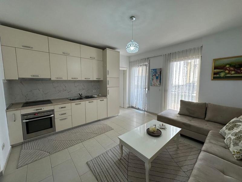 Appartamento 1+1 in affitto a Royal G Hotel and Spa, Durazzo, 70 m²