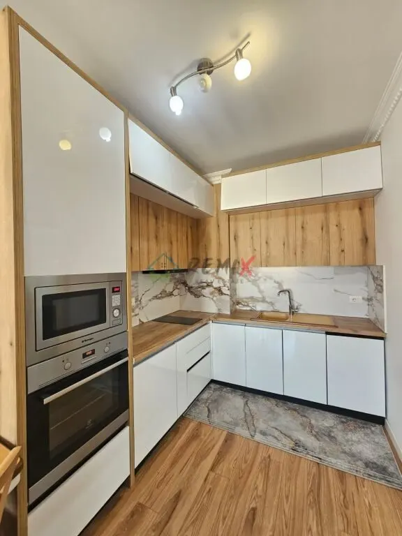 Appartamento 2+1 in vendita a Rruga Rrota e Kuqe, Durazzo, 99 m²
