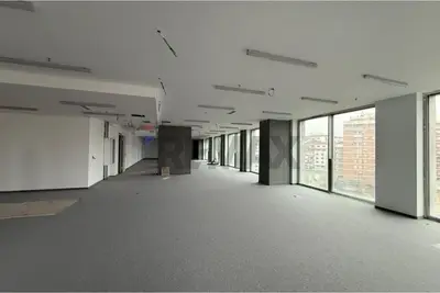 Ufficio in affitto a Downtown One, Tirana, 1.570 m². Foto 3 di 4