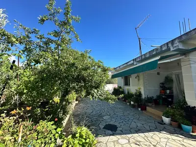 House for sale in Rruga Vasil Puka, Vlorë, 61 m². Photo 5 of 9