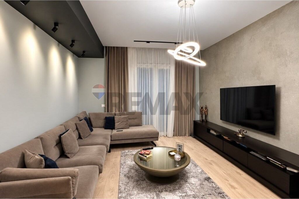 Apartment for sale in Liqeni i Thatë, Tirana, 130 m². Photo 1 of 3