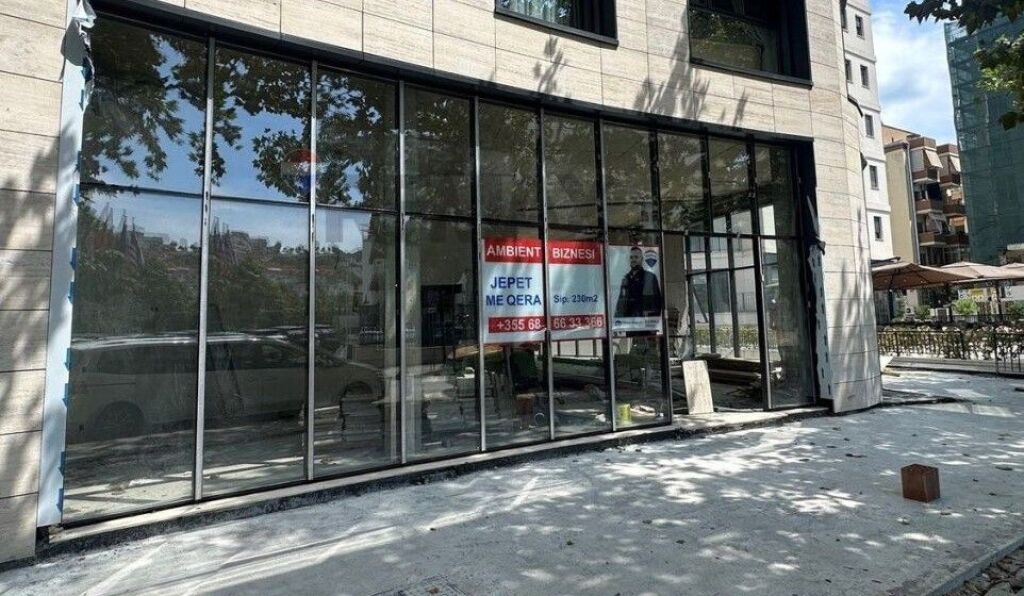 Commercial space for rent in Liqeni i Thatë, Tirana, 230 m². Photo 2 of 3