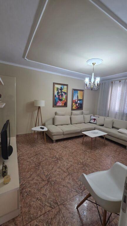 Apartament 2+1 me qera në Rruga Kristo Dako, Tiranë, 75 m²