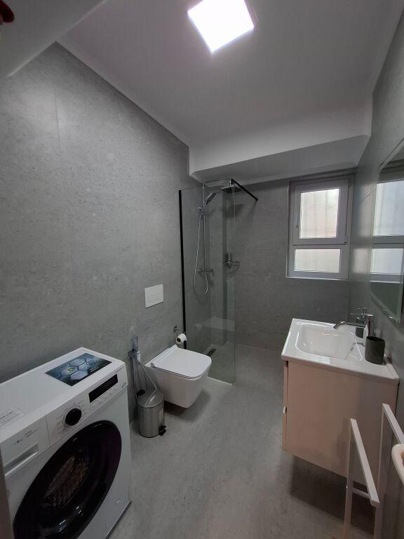 Apartament 1+1 në shitje në Rruga Ferit Xhajko, Tiranë, 57 m². Foto 2 nga 9