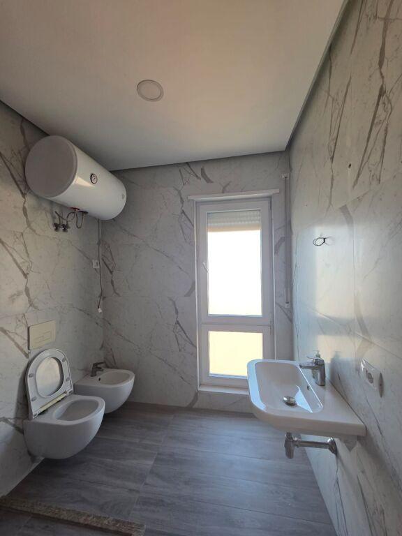 Apartment 2+1 for rent in Rruga Hoxha Tasim, Tirana, 105 m²