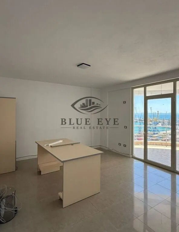 Apartament 3+1 me qera në Rruga Egnatia, Durrës, 140 m². Foto 1 nga 8