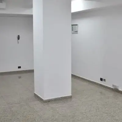 Zyrë me qera në Sheshi Skënderbej, Tiranë, 152 m². Foto 3 nga 4