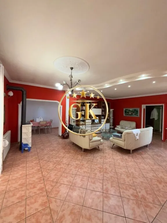 Apartament 2+1 në shitje në Sheshi Pranvera, Durrës, 146 m². Foto 1 nga 9