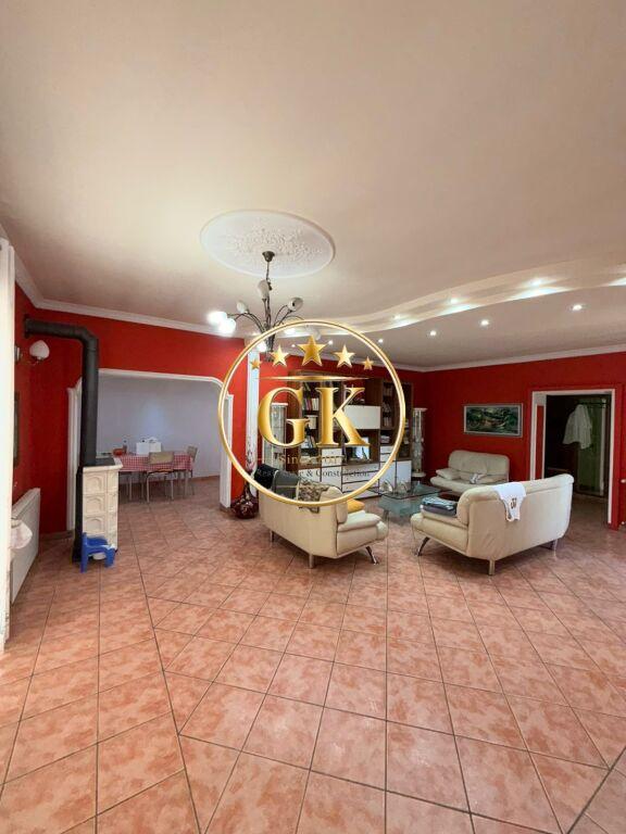 Appartamento 2+1 in vendita a Sheshi Pranvera, Durazzo, 146 m²