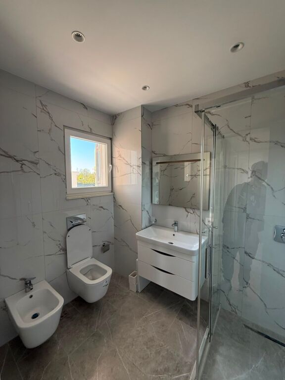 Villa for rent in Mjull Bathore, Tirana, 722 m². Photo 3 of 3