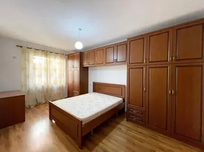 Apartament 2+1 me qera në Astir, Tiranë, 100 m². Foto 2 nga 11