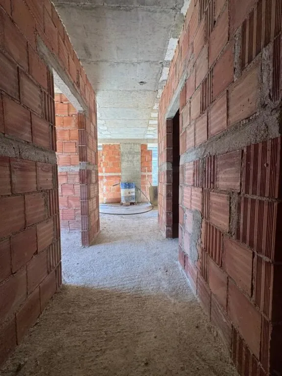 Apartament 1+1 në shitje në Kodra e Diellit, Tiranë, 65 m². Foto 1 nga 6