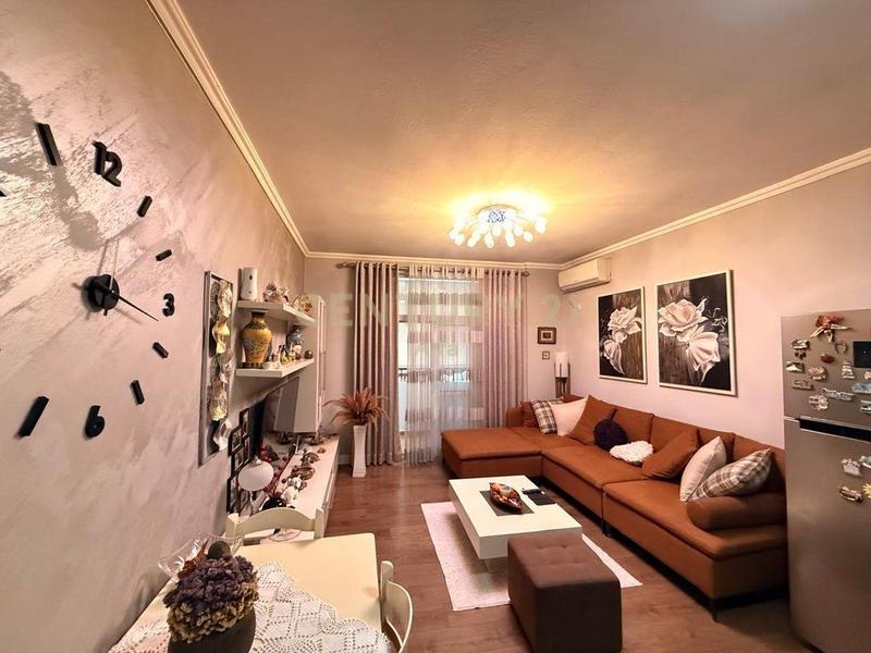 Appartamento 2+1 in vendita a Qendra Globe, Tirana, 81 m²