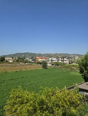Vilë në shitje në Peze, Tiranë, 500 m². Foto 2 nga 3