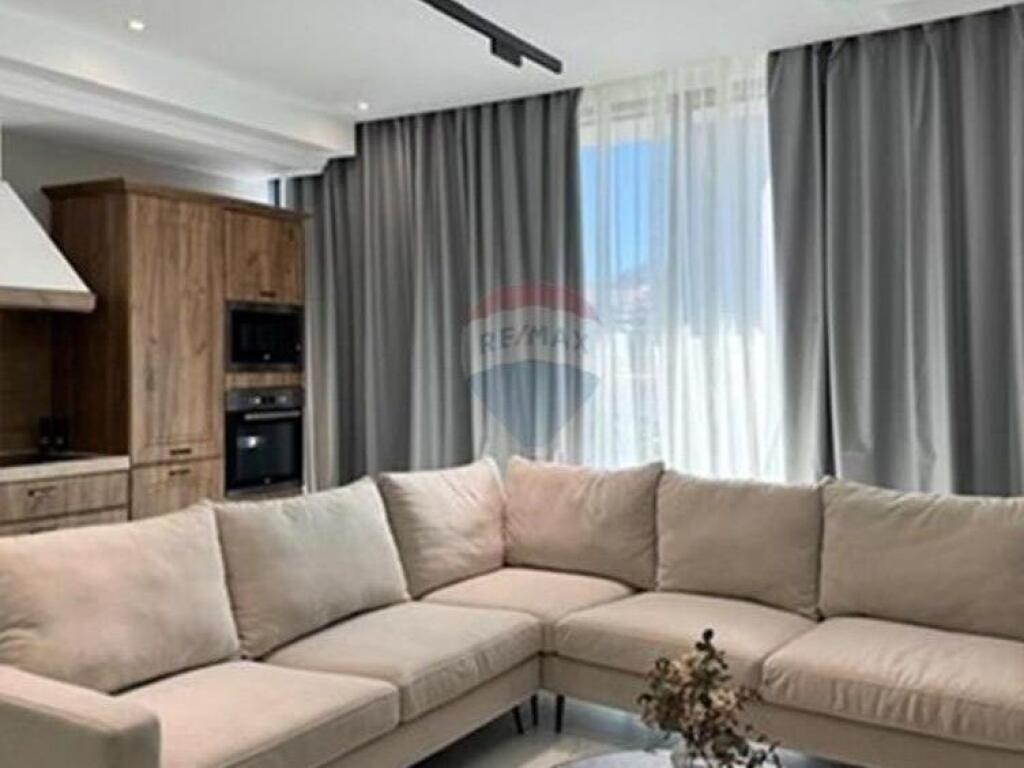 Appartamento in vendita a Liqeni i Tiranës, Tirana, 119 m². Foto 1 di 3