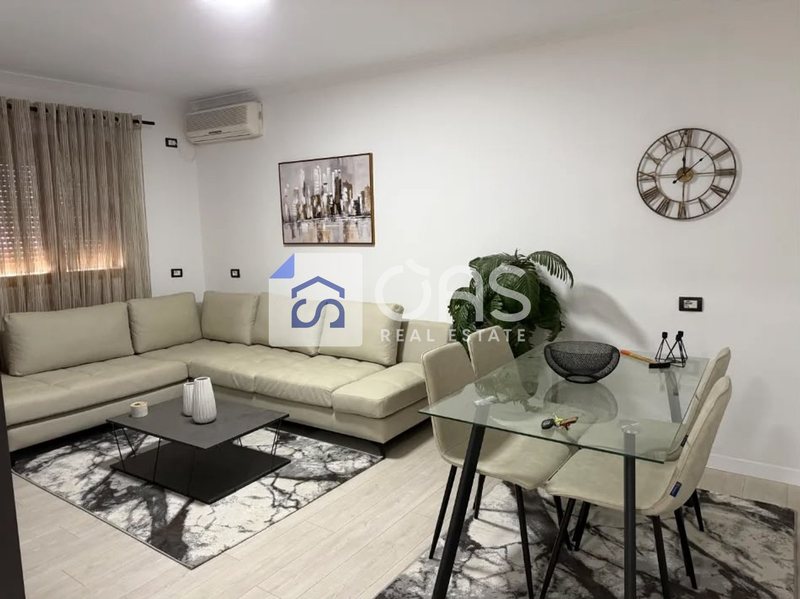 Appartamento 2+1 in affitto a Shkolla Barletit, Tirana, 70 m²