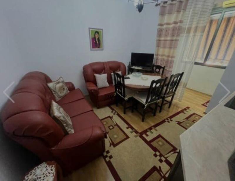 Appartamento 3+1 in affitto a Rruga Bardhyl 6, Tirana, 90 m²