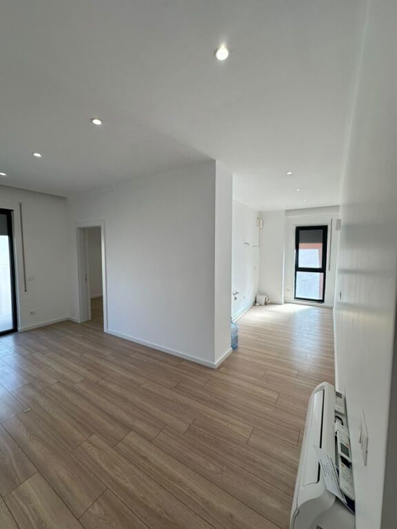 Office for rent in Myslym Shyri, Tirana, 140 m². Photo 2 of 3