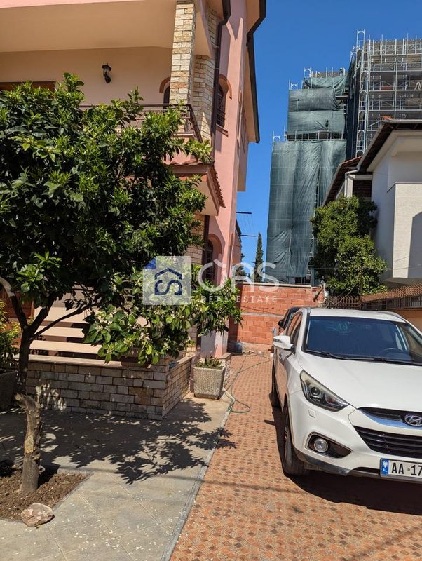Vilë në shitje në Don Bosko, Tiranë, 280 m². Foto 2 nga 12
