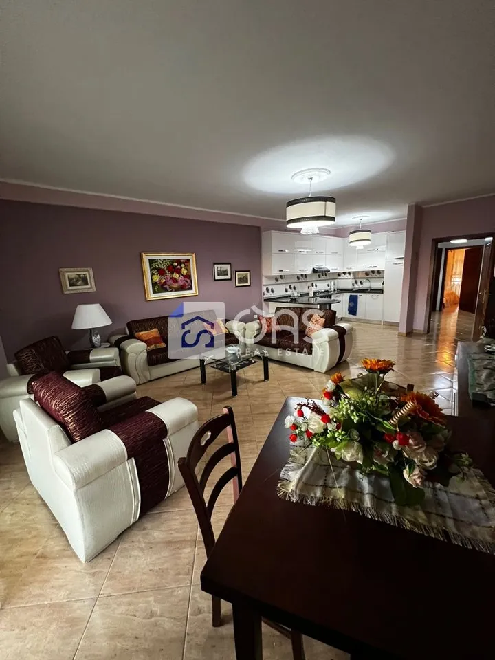 Apartament 2+1 me qera në Astir, Tiranë, 125 m². Foto 1 nga 10