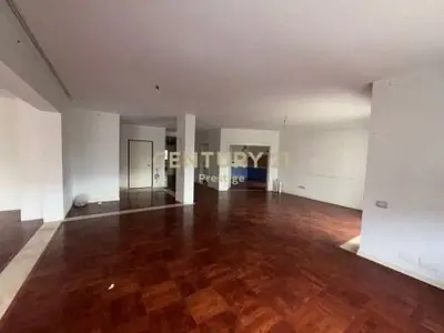 Ufficio in affitto a Rruga Faik Konica, Tirana, 450 m². Foto 8 di 8