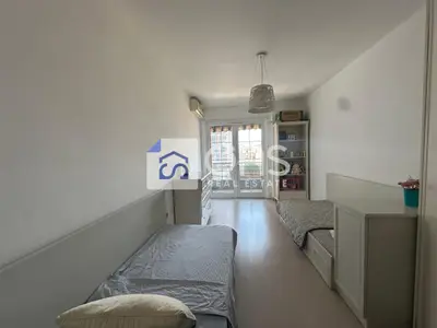 Apartament 2+1 me qera në Komuna e Parisit, Tiranë, 133 m². Foto 6 nga 9