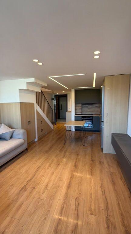 Duplex 2+1 in vendita a Golden Park Residence, Tirana, 85 m²