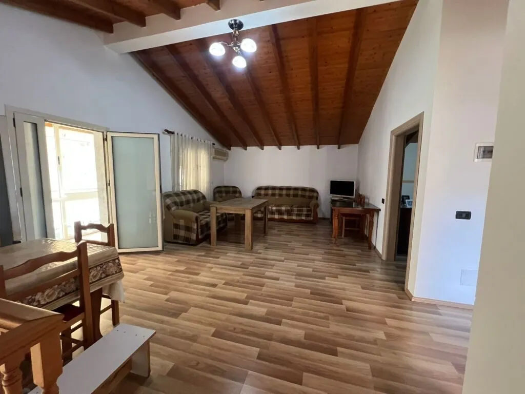 Shtëpi private 2+1 me qera në Auto Servis Adi, Durrës, 90 m². Foto 1 nga 7