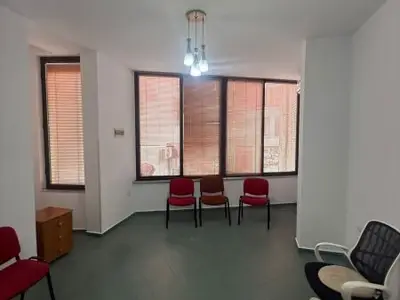 Ufficio in affitto a Parlamenti, Tirana, 35 m². Foto 5 di 5
