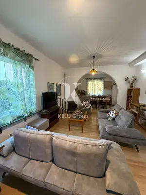 Shtëpi private 3+1 me qera në Rruga Pjetër Budi, Tiranë, 100 m². Foto 2 nga 12