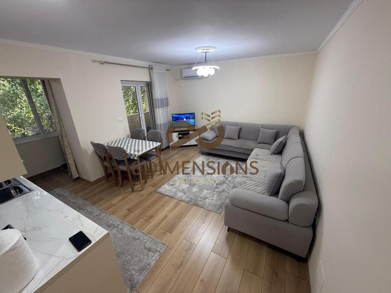 Appartamento 1+1 in vendita a SHKOLLA OSMAN MYDERIZI, Tirana, 60 m²