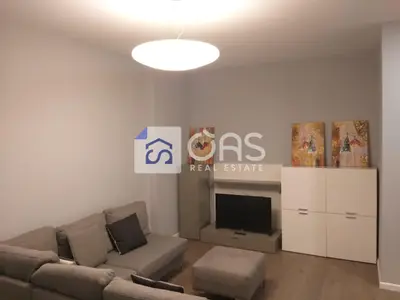 Appartamento in affitto a Blloku, Tirana, 79 m². Foto 2 di 7