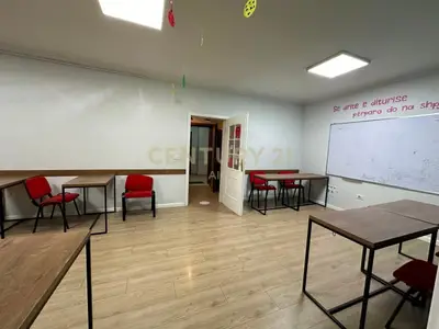 Ambient biznesi me qera në Ish Blloku, Tiranë, 175 m². Foto 11 nga 11