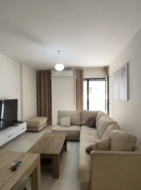Appartamento 2+1 in affitto a Rruga Jordan Misja, Tirana, 150 m². Foto 1 di 3