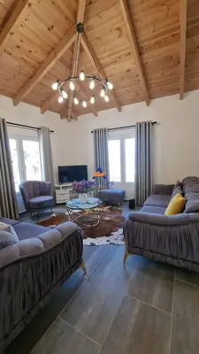 Villa for sale in Selitë, Tirana, 5,000 m². Photo 1 of 6