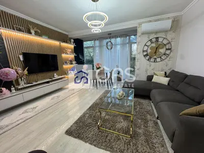 Apartament 2+1 me qera në Kopshti Botanik, Tiranë, 100 m². Foto 1 nga 6