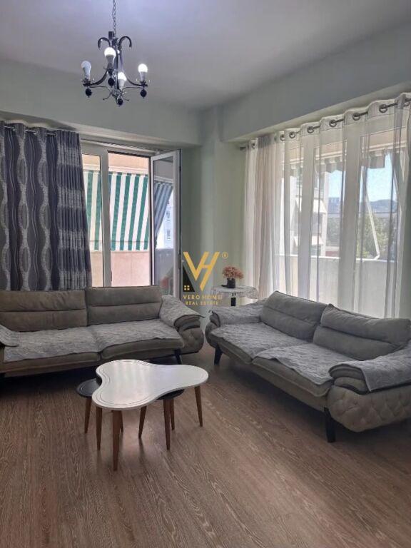 Appartamento 3+1 in vendita a Fakulteti i Inxhinierisë së Ndërtimit, Tirana, 180 m²