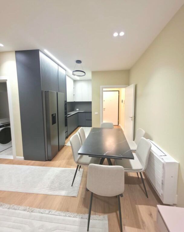 Apartment 2+1 for rent in Materniteti i Ri, Tirana, 91 m². Photo 2 of 3