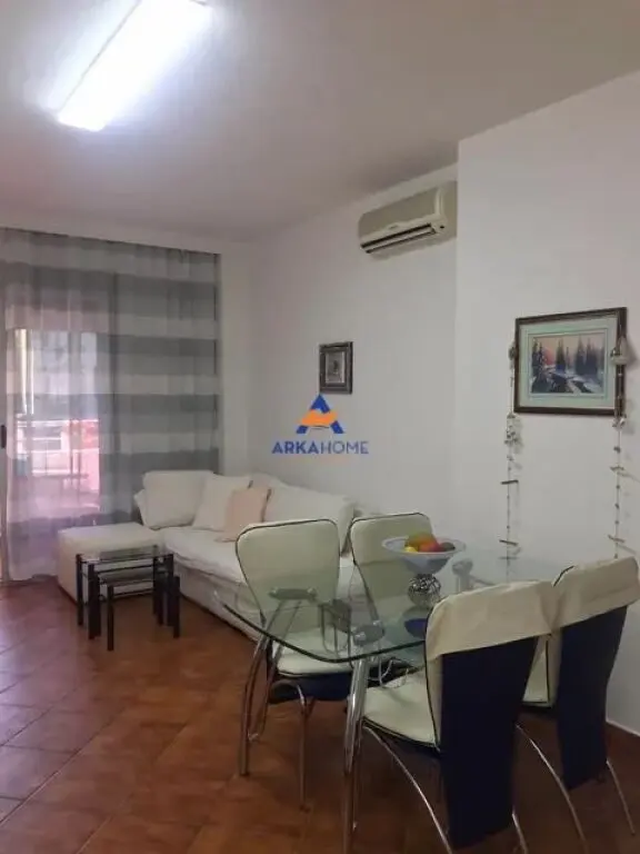 Appartamento 1+1 in affitto a Spitali Rajonal, Durazzo, 50 m²