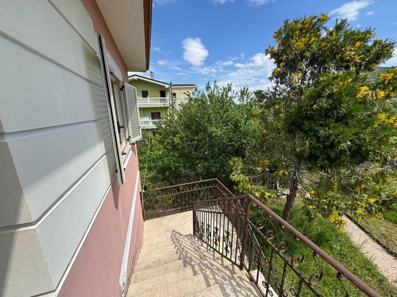 Vilë në shitje në Pezë-Helmës, Tiranë, 500 m². Foto 4 nga 6