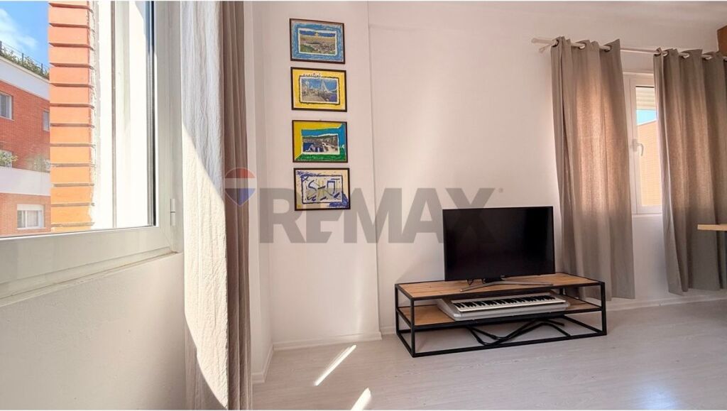 Appartamento in affitto ad Unaza e Re, Tirana, 69 m². Foto 2 di 3
