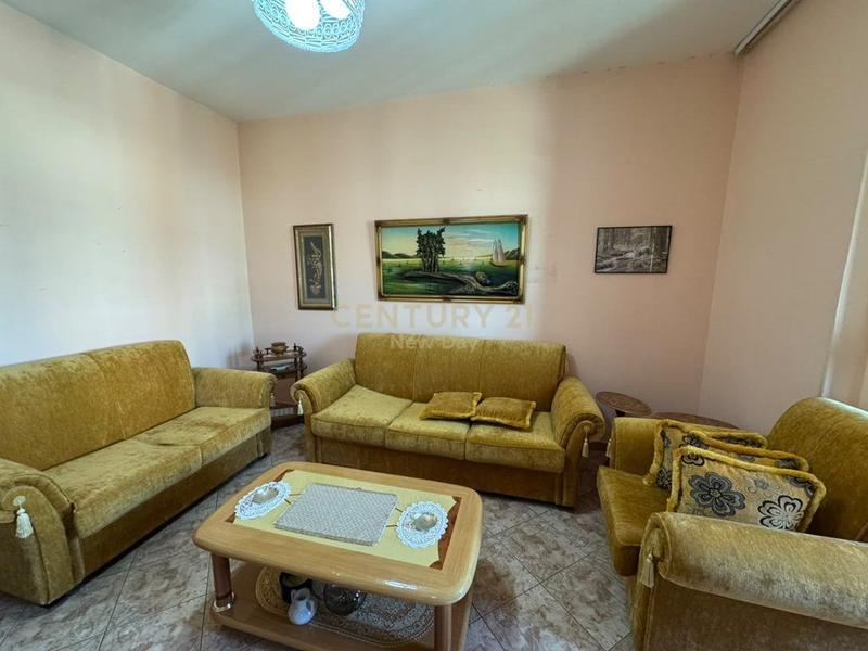 Appartamento 1+1 in vendita a Stacioni i Trenit Durrës, Durazzo, 62 m²