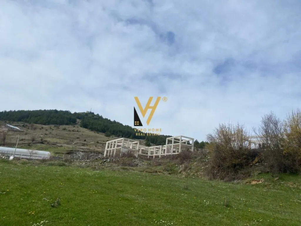 Terreno in vendita a Voskopoje, Coriza, 800 m². Foto 1 di 1