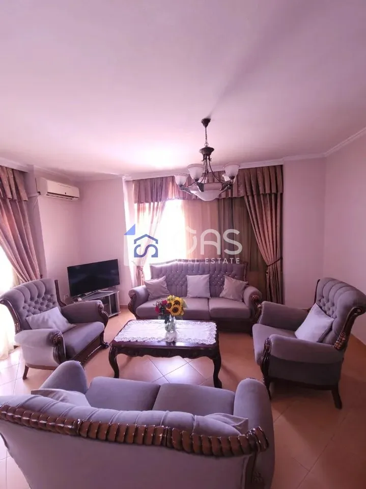 Apartament 2+1 me qera në Ish Ekspozita, Tiranë, 120 m². Foto 1 nga 7