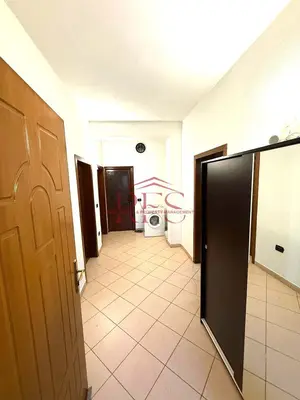 Villa 2+1 in affitto a Sauk, Tirana, 164 m². Foto 3 di 5
