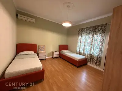Apartament 3+1 me qera në Kthesa e Kamzës, Tiranë, 107 m². Foto 7 nga 11