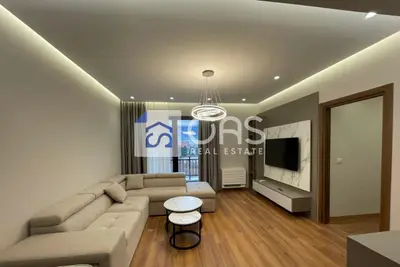Apartament 2+1 me qera në Farmacia 10, Tiranë, 111 m². Foto 1 nga 4